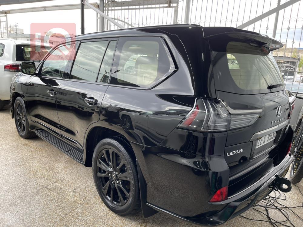 Lexus LX